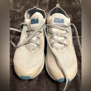 Women’s Fila cool max soles Like new Size 10